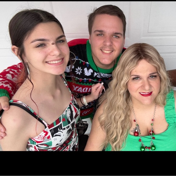 Going Live Now!! Fun times and Giveaways!! - Picture 2 of 7